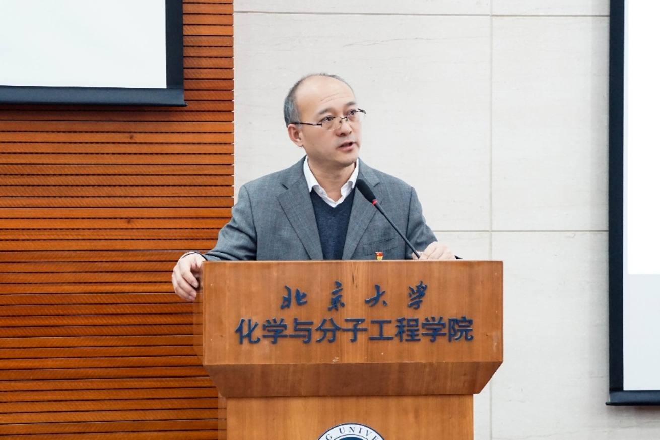 D:\【2018选留】刘展宏\党建工作\william威廉中文官网党校\【4】第四期党课\照片\马玉国老师授课.jpg
